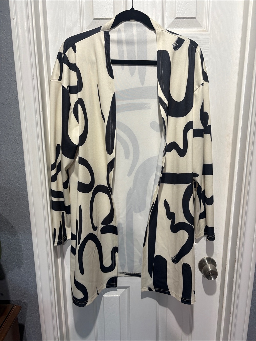 Women’s Open Front Cream Lightweight Cardigan with Black Abstract Print